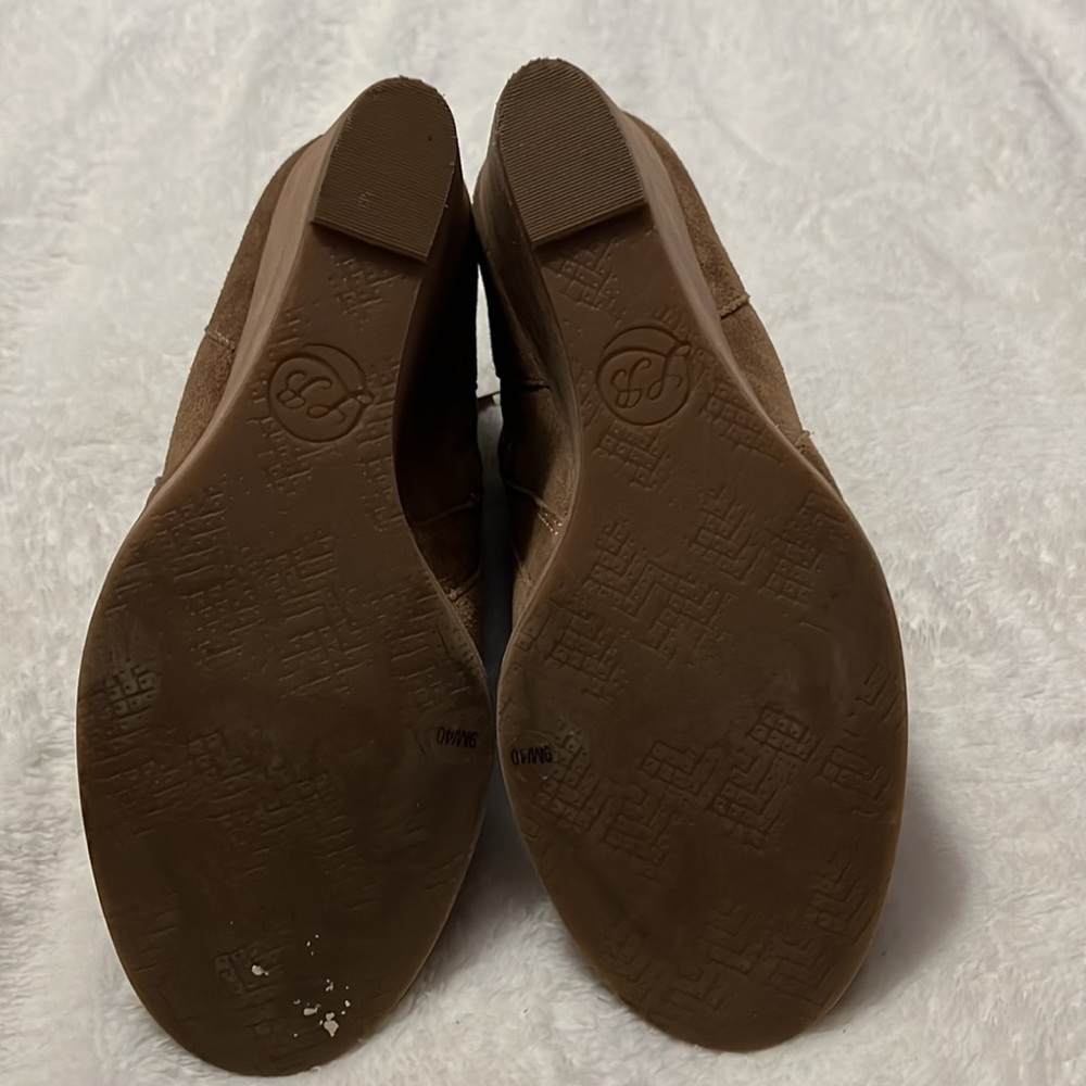 Closet Clearance!!! Lucky Brand Women's Brown Suede Ankle Boots - Picture 6 of 8